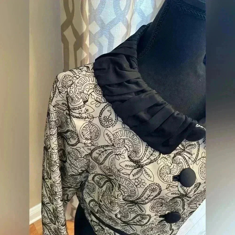 Nanette Lepore Black/Off White Paisley Embroidered Crop Jacket Women’s Size 12 - Picture 4 of 14